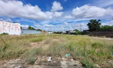 Terreno à venda na Avenida Itavuvu, Jardim Santa Cecília, Sorocaba