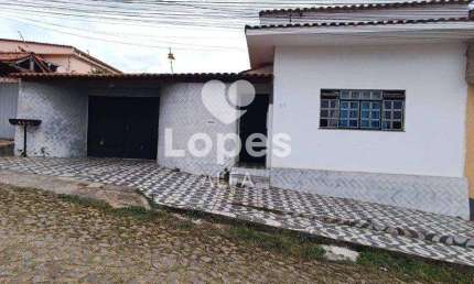 Seu Novo Lar: Casa de 3 Dormitórios com Closet, Churrasqueira e Aquecimento Solar