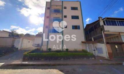 Cobertura Aconchegante no bairro São José: Com 3 Dormitórios, sendo um suíte, Churrasqueira e 2 Vagas