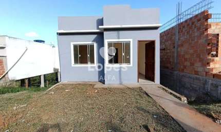 Ótima Oportunidade: Casa Nova com Suíte e Terreno para Futuros Projetos