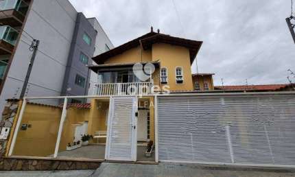 BELA CASA A VENDA NO SANTA CECÍLIA COM AREA DE LAZER E CHURRASQUEIRA
