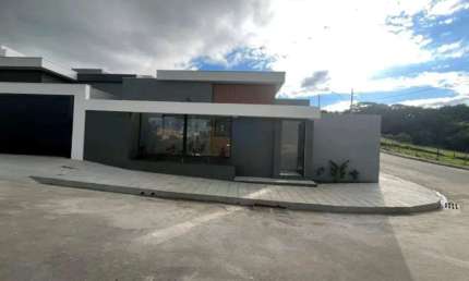 Conforto, Localização e Tranquilidade: A Casa Perfeita para Você!