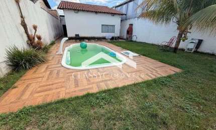 Casa com 3 quartos para alugar no Jardim Patrícia, Uberlândia  por R$ 3.500