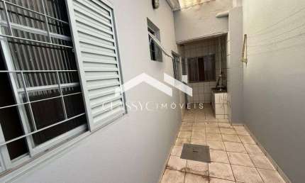 Casa com 3 quartos para alugar na Nossa Senhora Aparecida, Uberlândia  por R$ 2.500