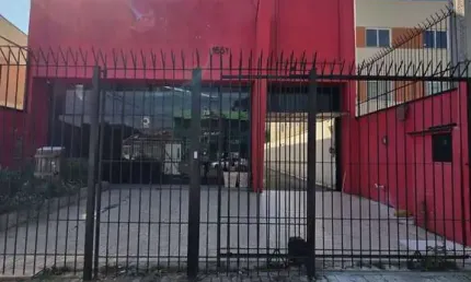 Casa comercial com 2 salas para alugar na Rua Alferes Poli, 1651, Rebouças, Curitiba