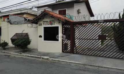 Casa de Condomínio com 3 Quartos e 3 banheiros à Venda.