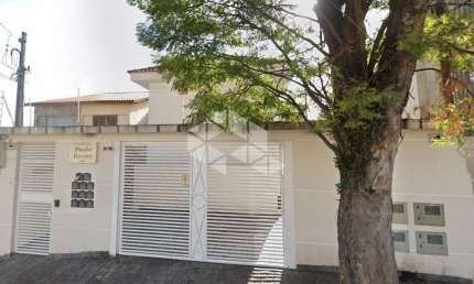 Casa de Condomínio na Água Fria com 2 dormitórios e 1 vaga de garagem.