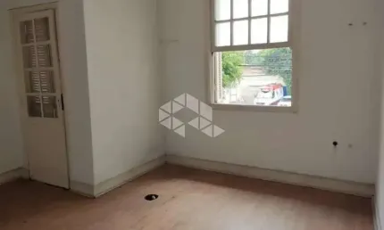 Sobrado  em Santana com 2 dormitórios e 1 vaga de garagem.