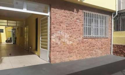 Sobrado com 5 Quartos e 4 banheiros à Venda, 198 m²