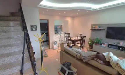 Sobrado na vila carbone com 2 dormitórios e 2 vagas de garagem