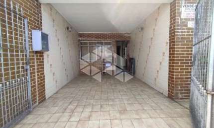 Casa à venda no Parque Peruche com 2 dormitórios e uma vaga.