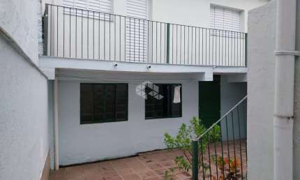 Sobrado à venda na Vila Paulistana com 3 dormitórios (1 suíte), quintal e 2 vagas - Espaço e conforto em localização tranquila