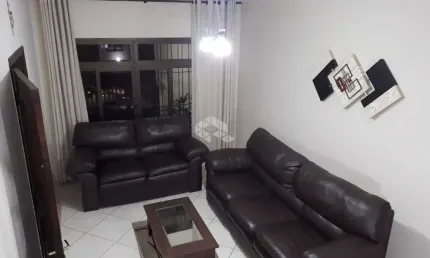 Sobrado  na Vila Paulicéia com 2 dormitórios e 2 vagas de garagem.