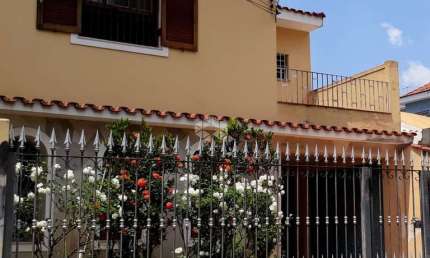 Sobrado à venda na Vila Pauliceia com 3 dormitórios (1 suíte) e 3 vagas