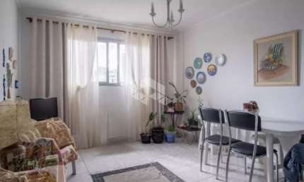 Apartamento à venda no Edifício Duas Rosas - 2 dormitórios, reformado, ao lado do metrô Tucuruvi