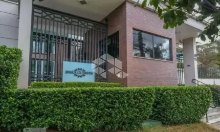 Apartamento à venda na Santa Teresinha com 210m², 3 quartos, sendo 3 suítes, 4 vagas de garagem.