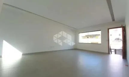 Sobrado na parada ingelsa com 3 dormitórios e 4 vagas de garagem.