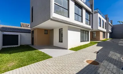 Casa em condomínio fechado com 3 quartos à venda no São Lourenço, Curitiba 