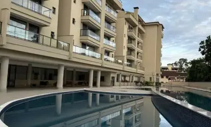 Linda cobertura com 3 dorms sendo 2 suítes e piscina privativa