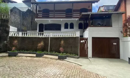 Casa para Venda em Teresópolis, ALTO, 4 dormitórios, 1 suíte, 3 banheiros, 1 vaga
