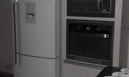 Quer um apto com o condomínio em conta e vaga coberta ,venha conhecer esse imóvel.