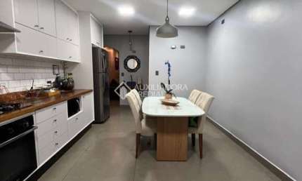 Casa com 3 quartos à venda na Rubens Filgueiras, 15, Jardim Guapituba, Mauá, 200 m2 por R$ 790.000