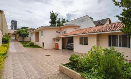 Casa para Venda em Curitiba, Portão, 3 dormitórios, 2 suítes, 3 banheiros, 10 vagas