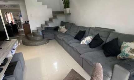 Sobrado para Venda em Curitiba, Umbará, 3 dormitórios, 1 suíte, 4 banheiros, 2 vagas