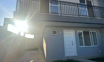 Casa / Sobrado para Venda em Curitiba, Uberaba, 3 dormitórios, 1 suíte, 3 banheiros, 2 vagas