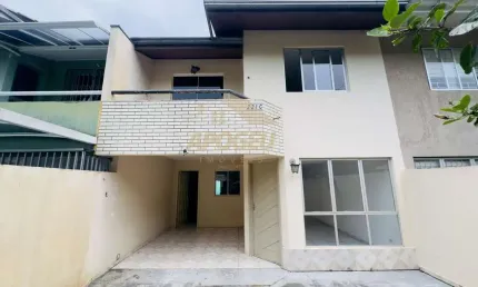 Sobrado para Venda em Curitiba, Boa Vista, 5 dormitórios, 1 suíte, 4 banheiros, 2 vagas