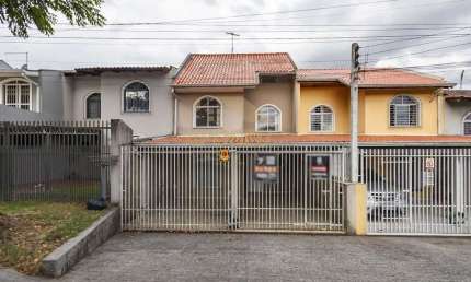 Sobrado para Venda em Curitiba, Bairro Alto, 3 dormitórios, 2 banheiros, 2 vagas