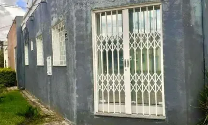Casa Comercial para Venda em Curitiba, Rebouças, 3 dormitórios, 2 banheiros, 2 vagas