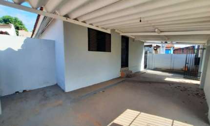 Casa para Locação em Araçatuba, NOVO UMUARAMA, 3 dormitórios, 1 banheiro, 1 vaga