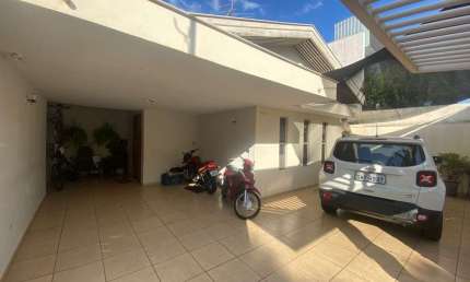 Casa para Venda em Araçatuba, JARDIM BRASÍLIA, 3 dormitórios, 2 banheiros, 2 vagas