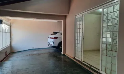 Casa para Locação em Araçatuba, VILA AERONÁUTICA, 3 dormitórios, 1 banheiro, 1 vaga