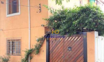 Ótimo sobrado á venda no Jardim da Glória, de três dormitórios - 150M².
