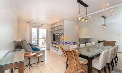 Lindo apartamento à venda na Aclimação, 3 dormitórios, piso de madeira, móveis planejados, 2 vagas de garagem.