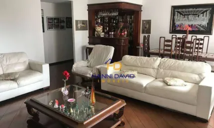 Vende apartamento na saúde com quatro dormitórios uma suíte  duas vagas próximo do metrô. 160m² sp .