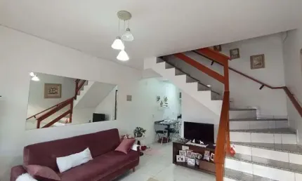 Sobrado 2 dormitórios - Ceniro Martins - São José tem 70 metros quadrados