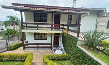 Casa à venda no bairro Universitário - Caxias do Sul/RS
