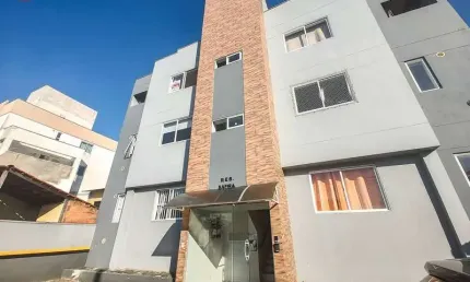 EXCELENTE OPORTUNIDADE, APARTAMENTO AVERBADO NO CENTRO DE NAVEGANTES, LOCALIZADO A 500 METROS DA PRAIA.