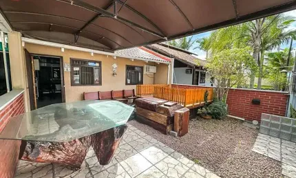 Casa geminada com 02 dormitórios, averbada - no bairro itacolomi em balneário piçarras!!