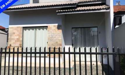 ÓTIMA OPÇÃO EM BARRA VELHA, CASA GEMINADA - NO BAIRRO QUINTA DOS AÇORIANOS