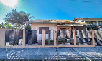 CASA AVERBADA COM PISCINA, NO CENTRO DE BARRA VELHA E O MELHOR MOBILIADA COM MOVEIS PLANEJADOS EM TODOS OS AMBIENTES