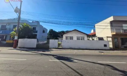 TERRENO NO CENTRO DE NAVEGANTES COM 660M² A 500 METROS DA PRAIA CENTRAL