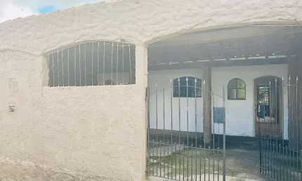 Casa para Venda em Sorocaba, Aparecidinha, 2 dormitórios, 1 banheiro, 3 vagas