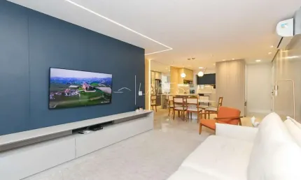 Apartamento decorado com 3 quartos e 2 vagas à venda no Ahú! Oportunidade!