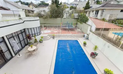 Casa com 768 m², 5 quartos sendo 5 suítes à venda no bairro vista alegre.