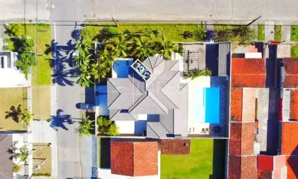 Casa com 396.14 m², 4 quartos sendo 4 suítes à venda na Praia Brava de Caiobá.