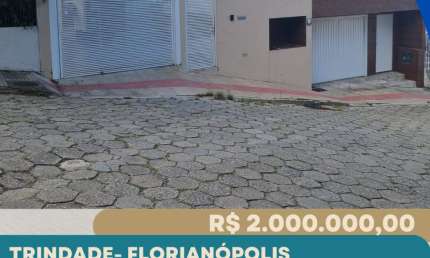 EXCELENTE CASA À VENDA NO BAIRRO TRINDADE – FLORIANÓPOLIS